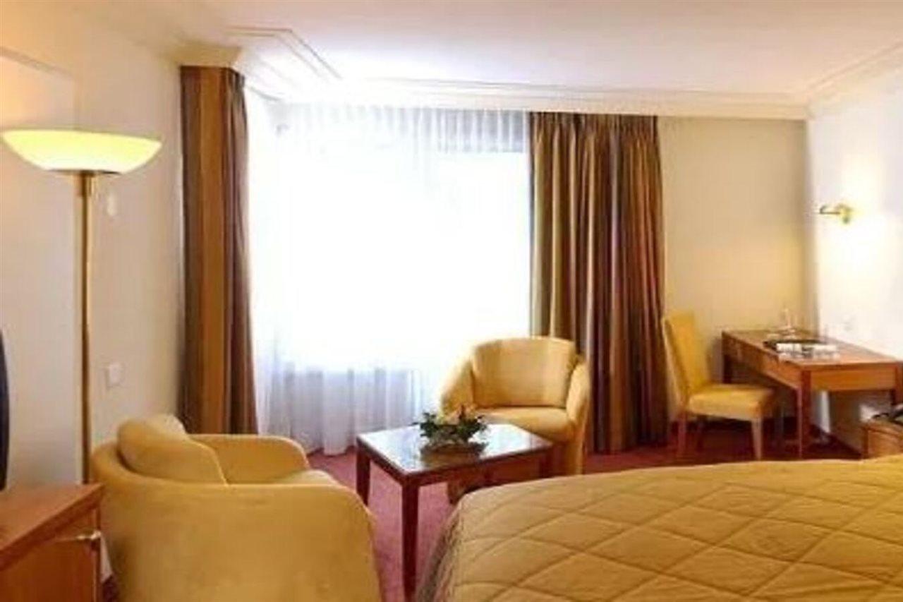 Kongress Hotel ดาวอส ภายนอก รูปภาพ